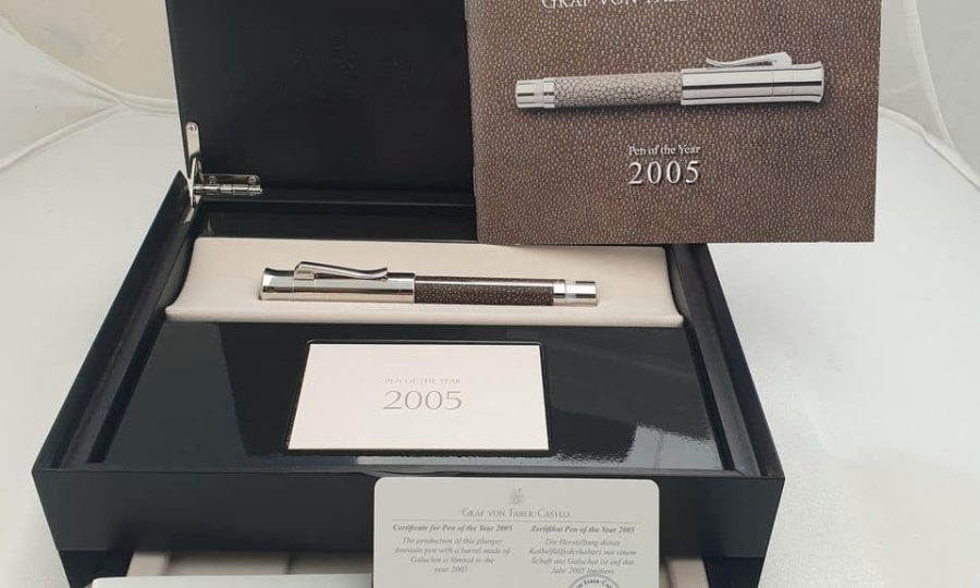 Estilográfica Galuchat Graf von Faber-Castell – Pen of the Year 2005