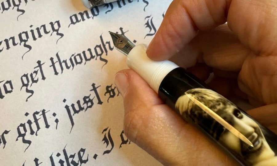 Estilográfica Kynsey  - Modelo Clara Bow