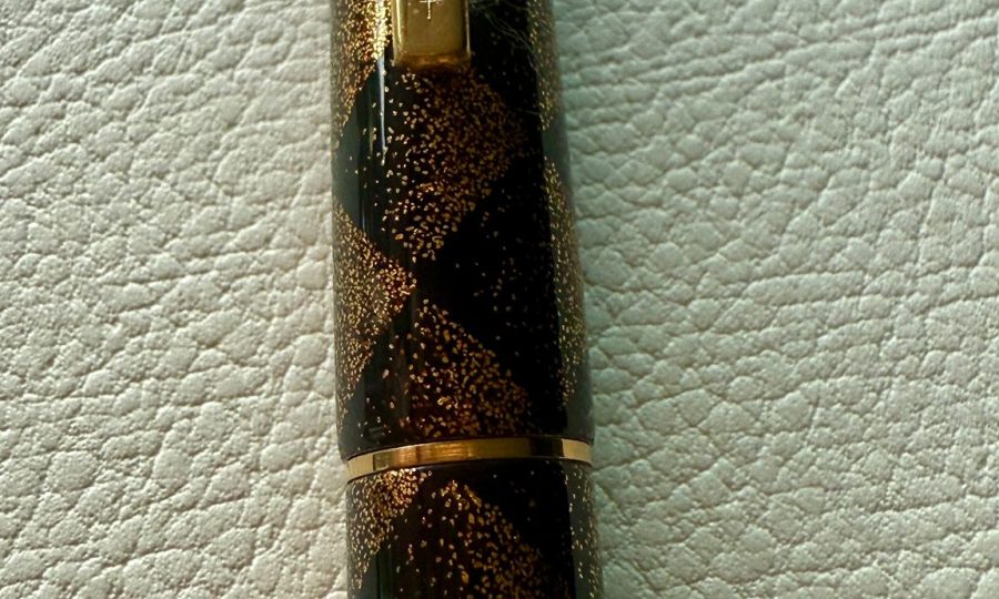 Estilográfica Pilot Maki-e Geométrica – Japón, años 60‑70