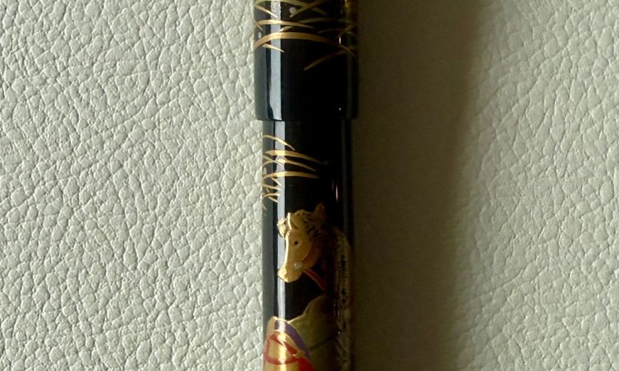 Estilográfica  Zodiaco Chino - Caballo.  - Maki-e. Primera Versión 1990