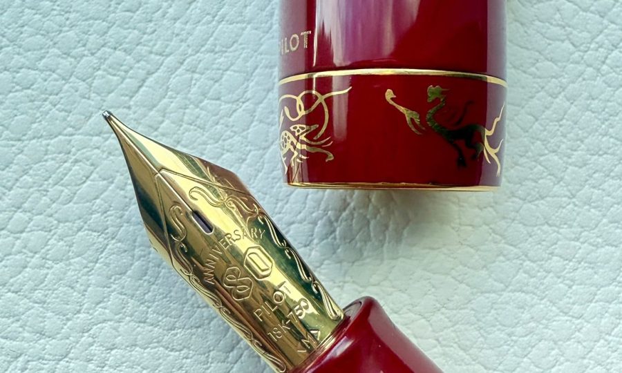 Pilot 80th Anniversary “Shijin” Red Urushi – Edición Limitada (1998)